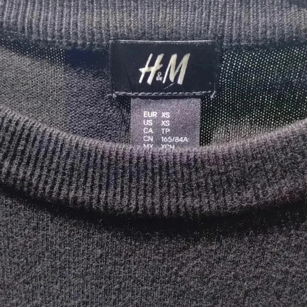 H&M Sweater - Picture 2 of 3